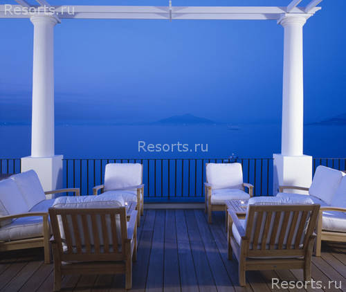 JK Place Capri 22
